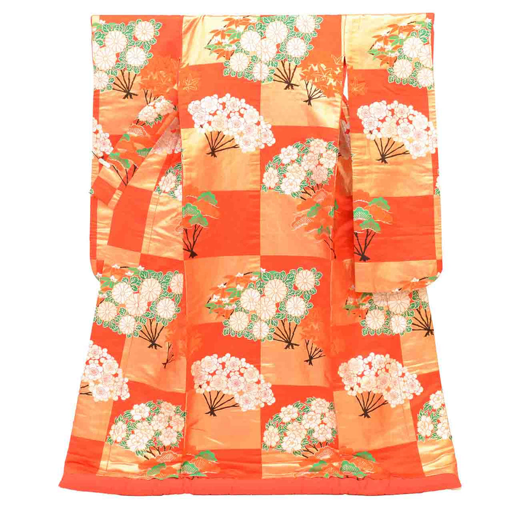 [Used] Recycled Kimono, Irouchikake (Wedding Kimono), Pure Silk, Sleeve Length 65.0cm (25.6in), Body Length 185.0cm (72.8in), Size M, Red, Four Seasons Floral Pattern, Gold Thread, Foil, Silver Thread, uu2687b 