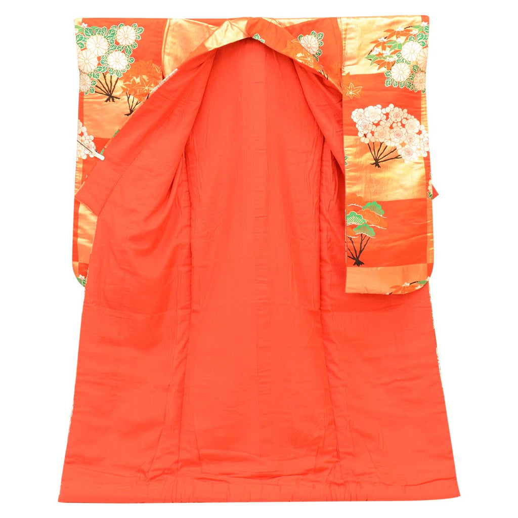 [Used] Recycled Kimono, Irouchikake (Wedding Kimono), Pure Silk, Sleeve Length 65.0cm (25.6in), Body Length 185.0cm (72.8in), Size M, Red, Four Seasons Floral Pattern, Gold Thread, Foil, Silver Thread, uu2687b 