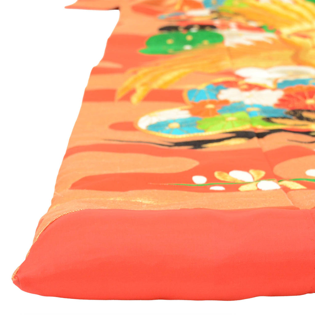 [Used] Recycled Kimono, Irouchikake (Wedding Kimono), Synthetic Fiber, Sleeve Length 66.0cm (26.0in), Body Length 187.0cm (73.6in), Size M, Red, Crane and Pine Tree Pattern, Embroidery, Gold Thread Embroidery, uu2696b 