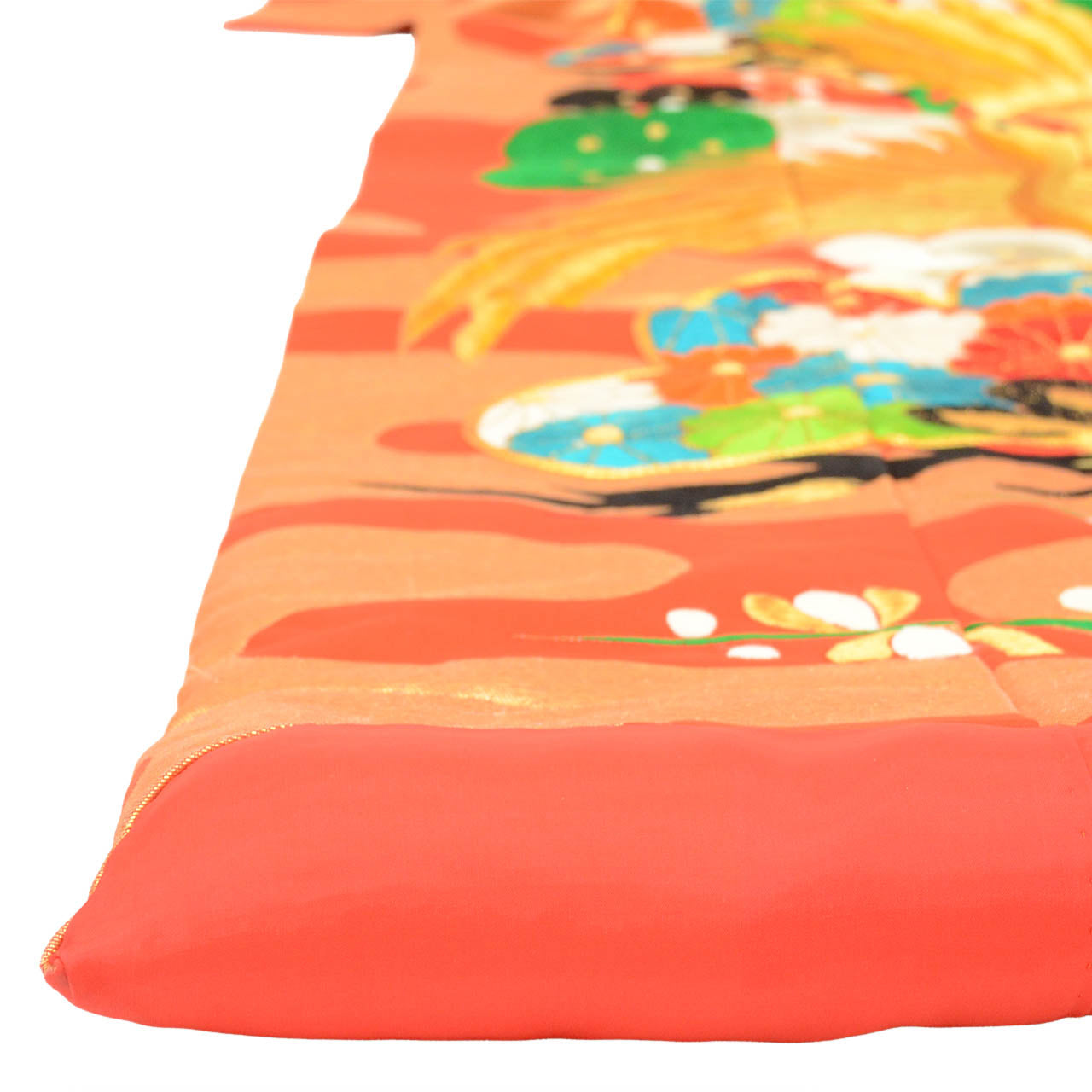 [Used] Recycled Kimono, Irouchikake (Wedding Kimono), Synthetic Fiber, Sleeve Length 66.0cm (26.0in), Body Length 187.0cm (73.6in), Size M, Red, Crane and Pine Tree Pattern, Embroidery, Gold Thread Embroidery, uu2696b 