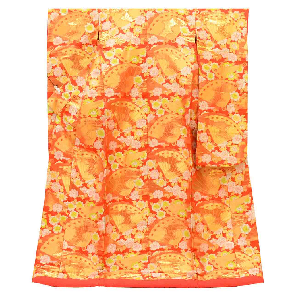 [Used] Recycled Kimono, Irouchikake (Wedding Kimono), Pure Silk, Sleeve Length 65.7cm (25.9in), Body Length 185.5cm (73.0in), Size M, Red, Fan and Peony Pattern, Tang Weave, Gold Thread, Foil Finish uu2698b 