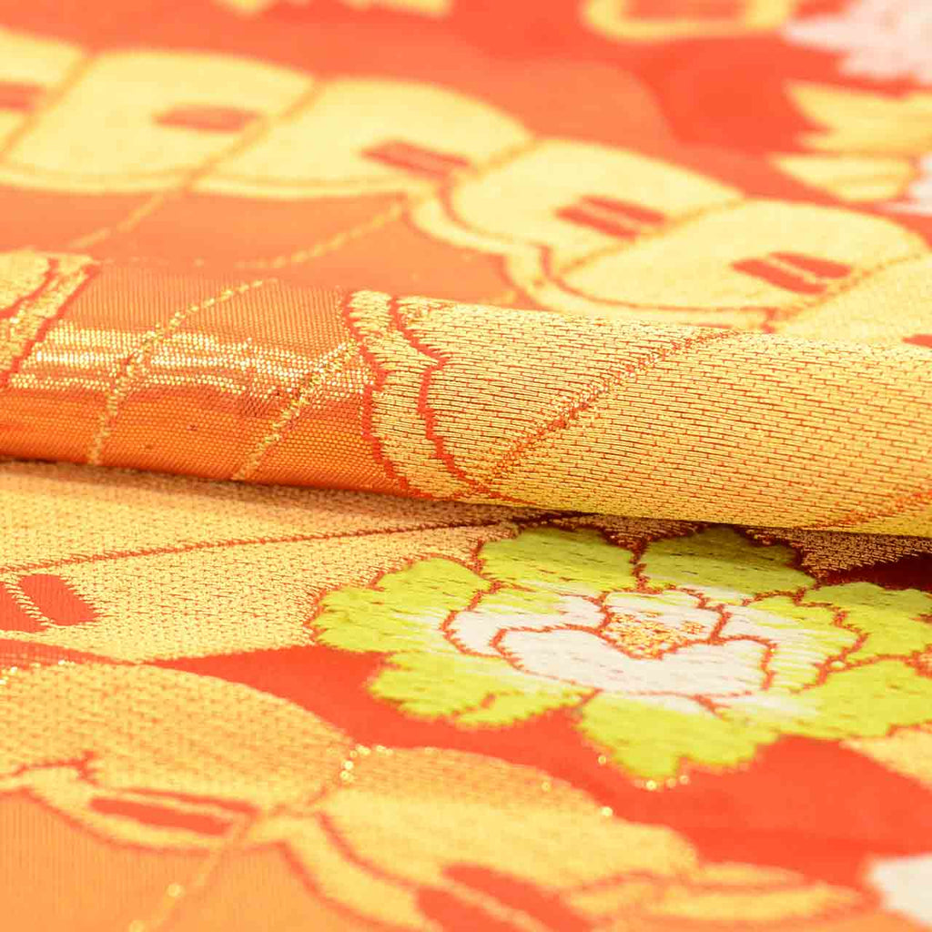 [Used] Recycled Kimono, Irouchikake (Wedding Kimono), Pure Silk, Sleeve Length 65.7cm (25.9in), Body Length 185.5cm (73.0in), Size M, Red, Fan and Peony Pattern, Tang Weave, Gold Thread, Foil Finish uu2698b 