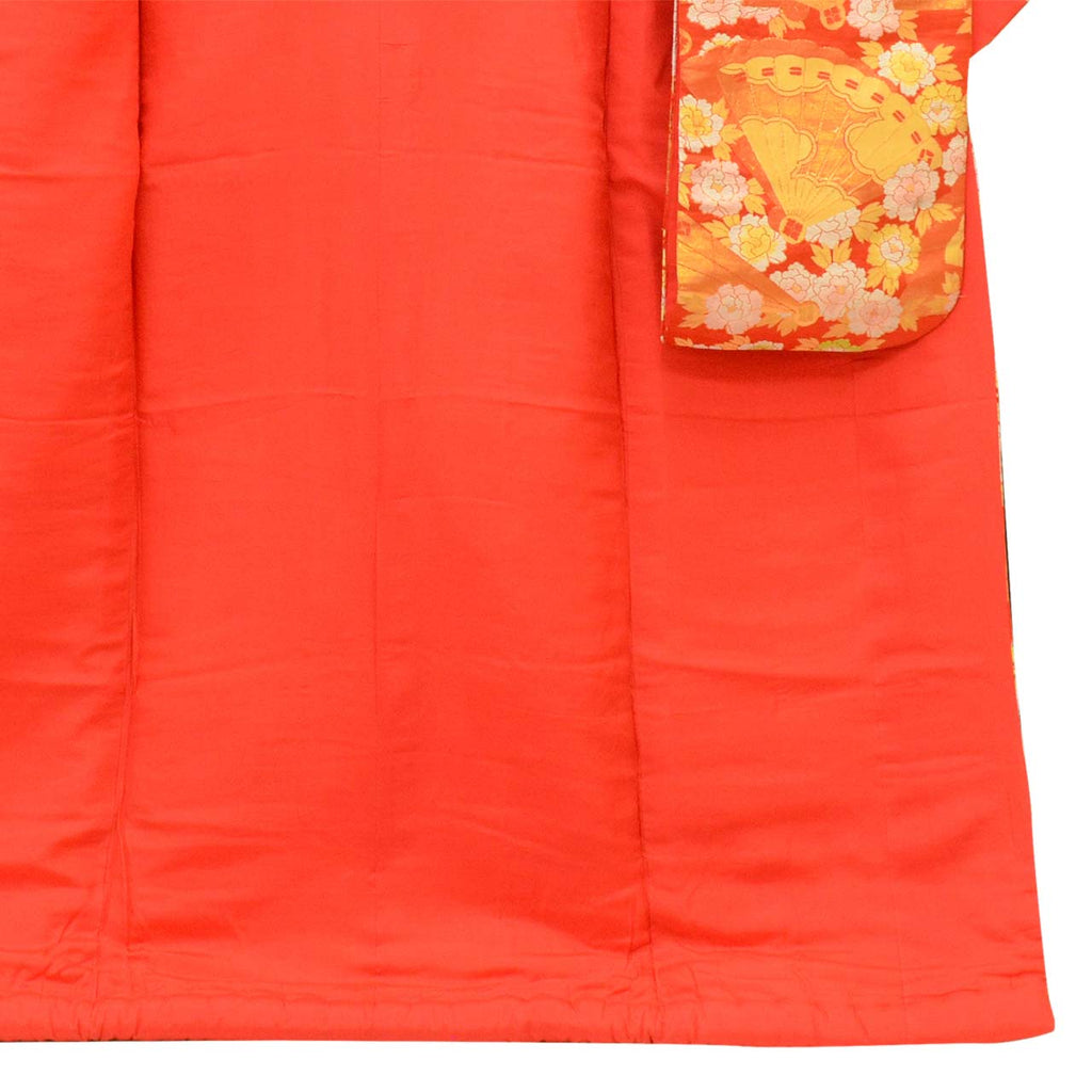 [Used] Recycled Kimono, Irouchikake (Wedding Kimono), Pure Silk, Sleeve Length 65.7cm (25.9in), Body Length 185.5cm (73.0in), Size M, Red, Fan and Peony Pattern, Tang Weave, Gold Thread, Foil Finish uu2698b 