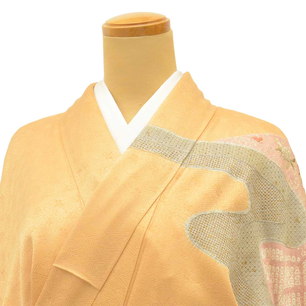 [Used] Recycled Kimono, Visiting Kimono, Pure Silk, Size M, Excellent Condition, Length 160.8cm, Sleeve Length 63.5cm, Lined, Ready-made, Gold Embroidery, Shibori Dyeing, Gold Leaf, Orange Flowers, Pine Trees, Swatow Embroidery, Silk, Reuse uu2732b 