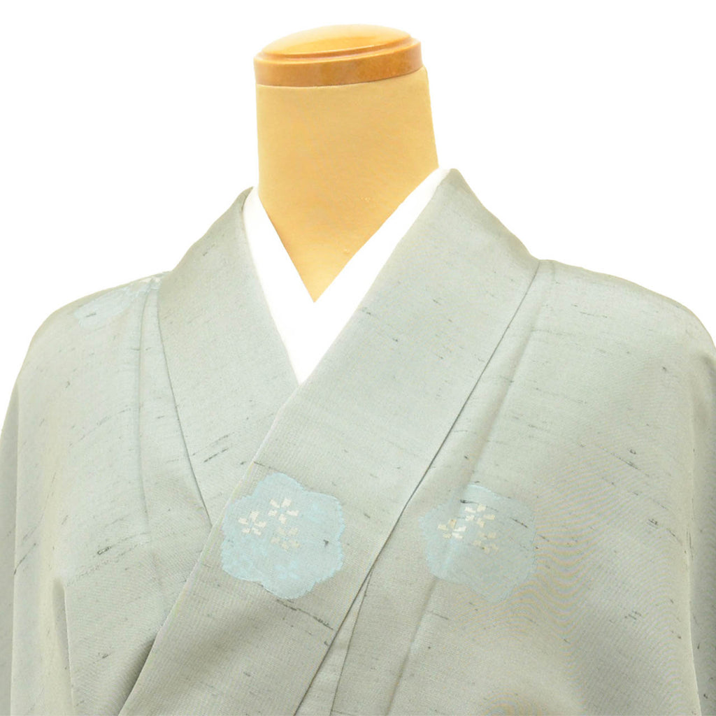 [Used] Tsumugi Silk Kimono, Hakusan Tsumugi, Recycled, Pure Silk, Size LL (Tall/Plus Size), Suitable for Tall/Slightly Curvy Figures, Special Item, Length 166cm, Sleeve Length 68.5cm, Unlined, Ready-made, Gray with Floral Pattern, Silk, Reused, uu2733b 