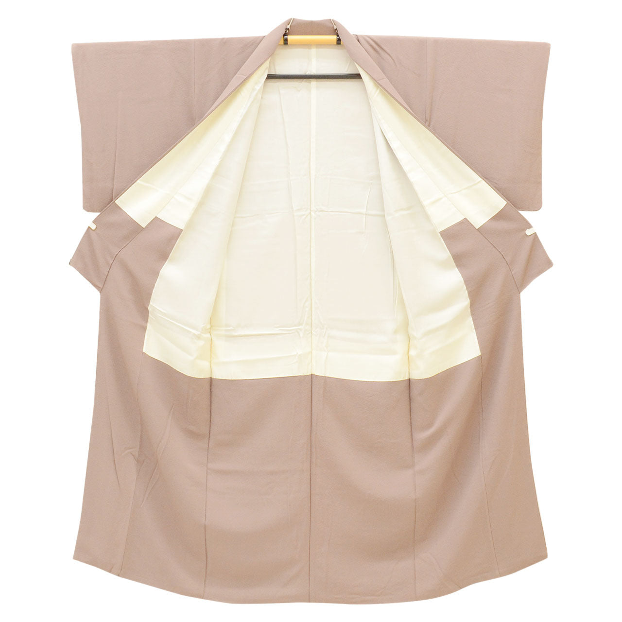[Used] Recycled Kimono, Plain Color, Silk, Size S, Good Condition, Length 150.5cm (59.3in), Sleeve Length 61.5cm (24.2in), Lined, Ready-made, One Family Crest, Signature, Textured Weave, Purple, Dyed by Masateru Ueda, Silk, Reuse, uu2736b 