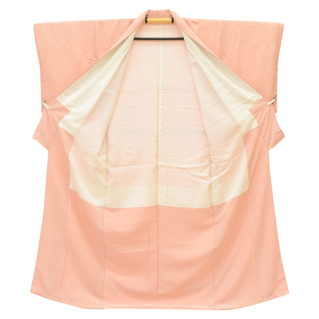 [Used] Recycled Kimono, Plain Color, Silk, Size M (Slightly Plus Size L), Excellent Condition, Length 159.3cm (62.7in), Sleeve Length 66.2cm (26.1in), Lined, Ready-made, Unused, Single Family Crest, Pink, Shippo Flower Pattern, Reuse uu2759b 