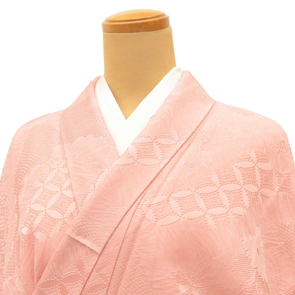 [Used] Recycled Kimono, Plain Color, Silk, Size M (Slightly Plus Size L), Excellent Condition, Length 159.3cm (62.7in), Sleeve Length 66.2cm (26.1in), Lined, Ready-made, Unused, Single Family Crest, Pink, Shippo Flower Pattern, Reuse uu2759b 