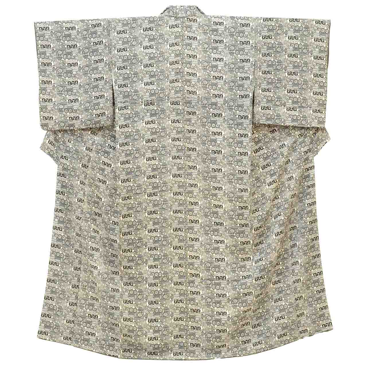[Used] Recycled Kimono, Komon style, Pure Silk, Size S, Excellent Condition, Length 154.0cm (60.6in), Stencil Dyeing, Sleeve Length 65.0cm (25.6in), Lined, Ready-made, White, Material: Silk, Reuse, uu2768b 
