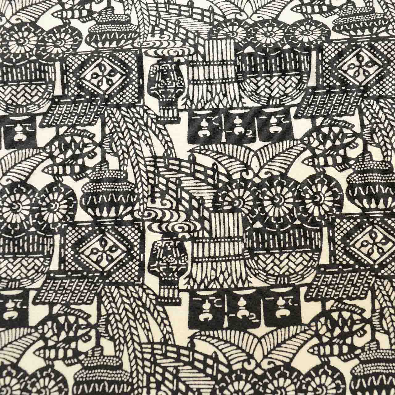 [Used] Recycled Kimono, Komon style, Pure Silk, Size S, Excellent Condition, Length 154.0cm (60.6in), Stencil Dyeing, Sleeve Length 65.0cm (25.6in), Lined, Ready-made, White, Material: Silk, Reuse, uu2768b 