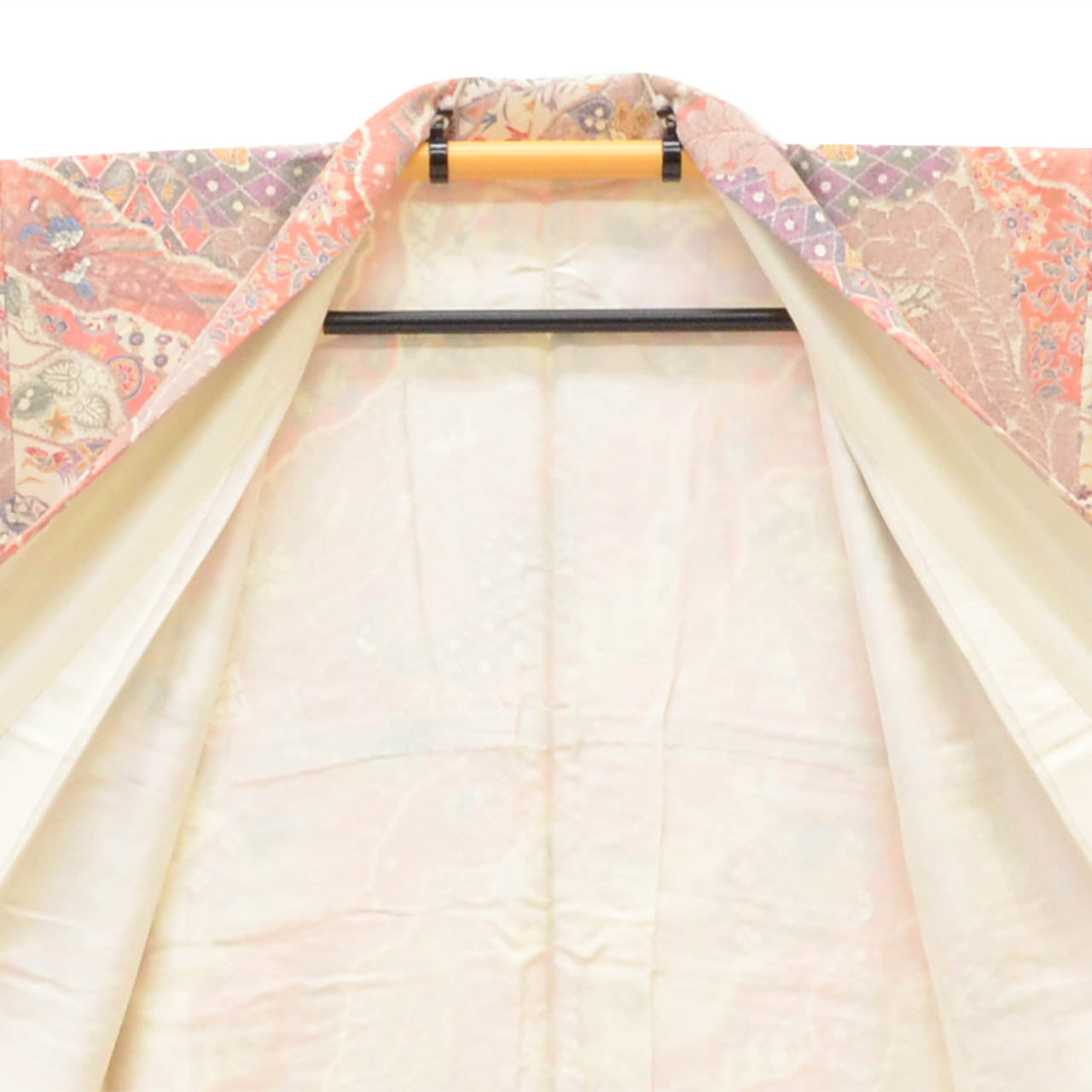 [Used] Recycled Kimono, Komon style, Pure Silk, Size L, Good Condition, Length 161.5cm (63.6in), Sleeve Length 65.0cm (25.6in), Lined, Ready-made, Pink, Floral, Silk, Reused uu2804b 