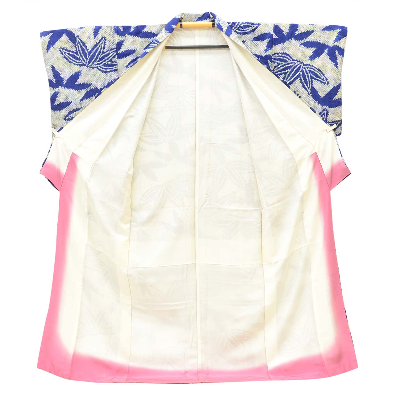 [Used] Recycled Kimono, Komon style, Pure Silk, Size L (Slightly Plus Size L), Excellent Condition, Length 161.5cm (63.6in), Sleeve Length 66.3cm (26.1in), Lined, Ready-made, Fully Shibori Dyed, Navy Blue with Bamboo Pattern, Silk, Reused, uu2815b 