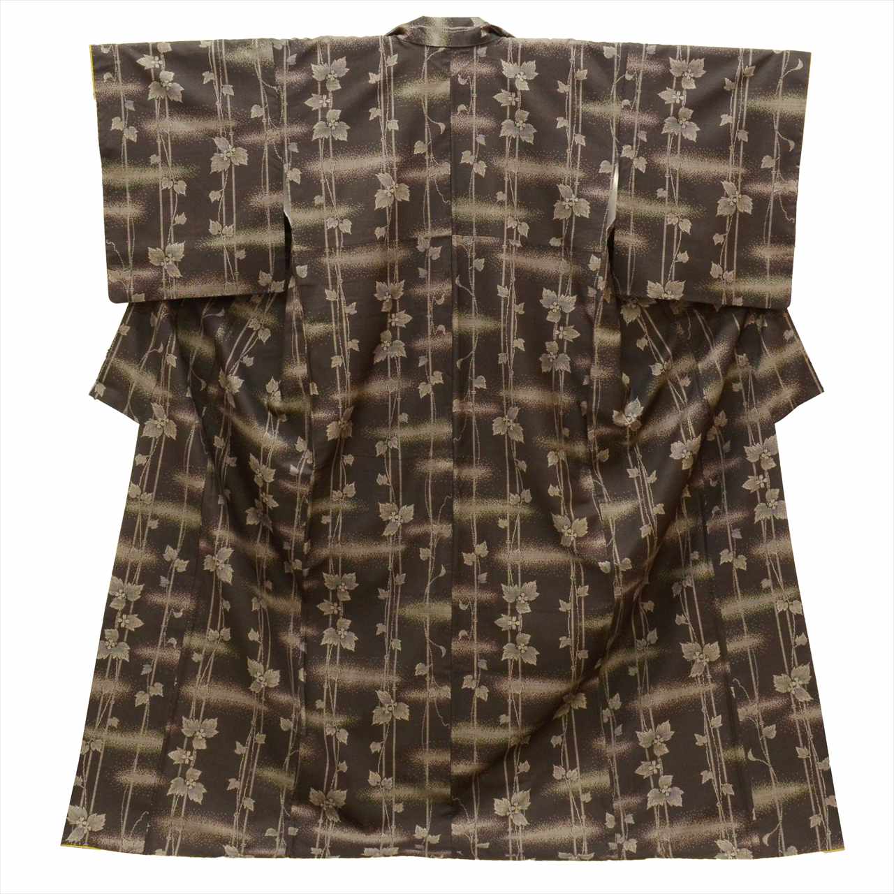 Vintage Japanese Kimono | Oshima Tsumugi | Brown Silk | Ivy Pattern | 7-Maruki Mud-dyed | Dry-cleaned | Size L | Sustainable | uuc0025a20