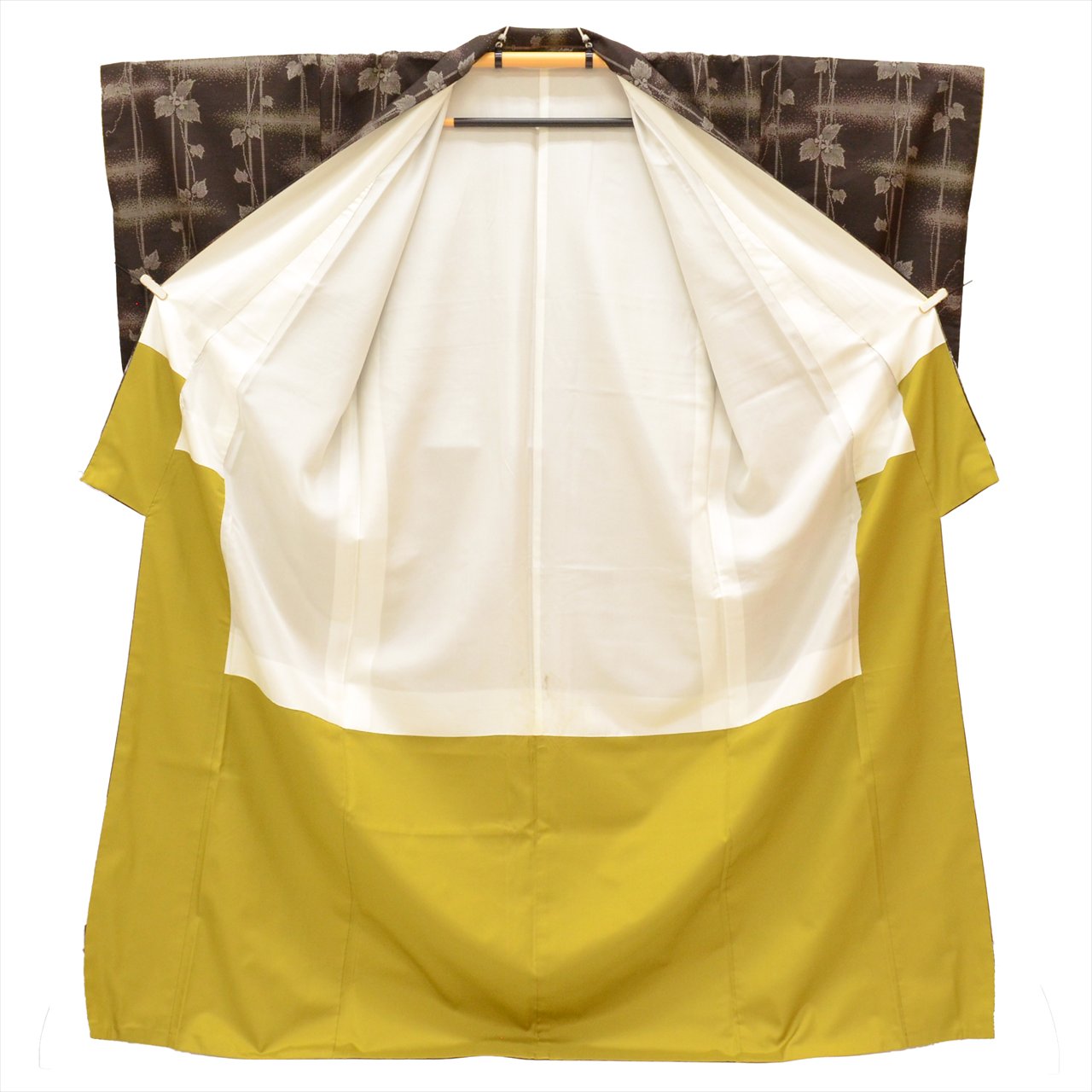 Vintage Japanese Kimono | Oshima Tsumugi | Brown Silk | Ivy Pattern | 7-Maruki Mud-dyed | Dry-cleaned | Size L | Sustainable | uuc0025a20