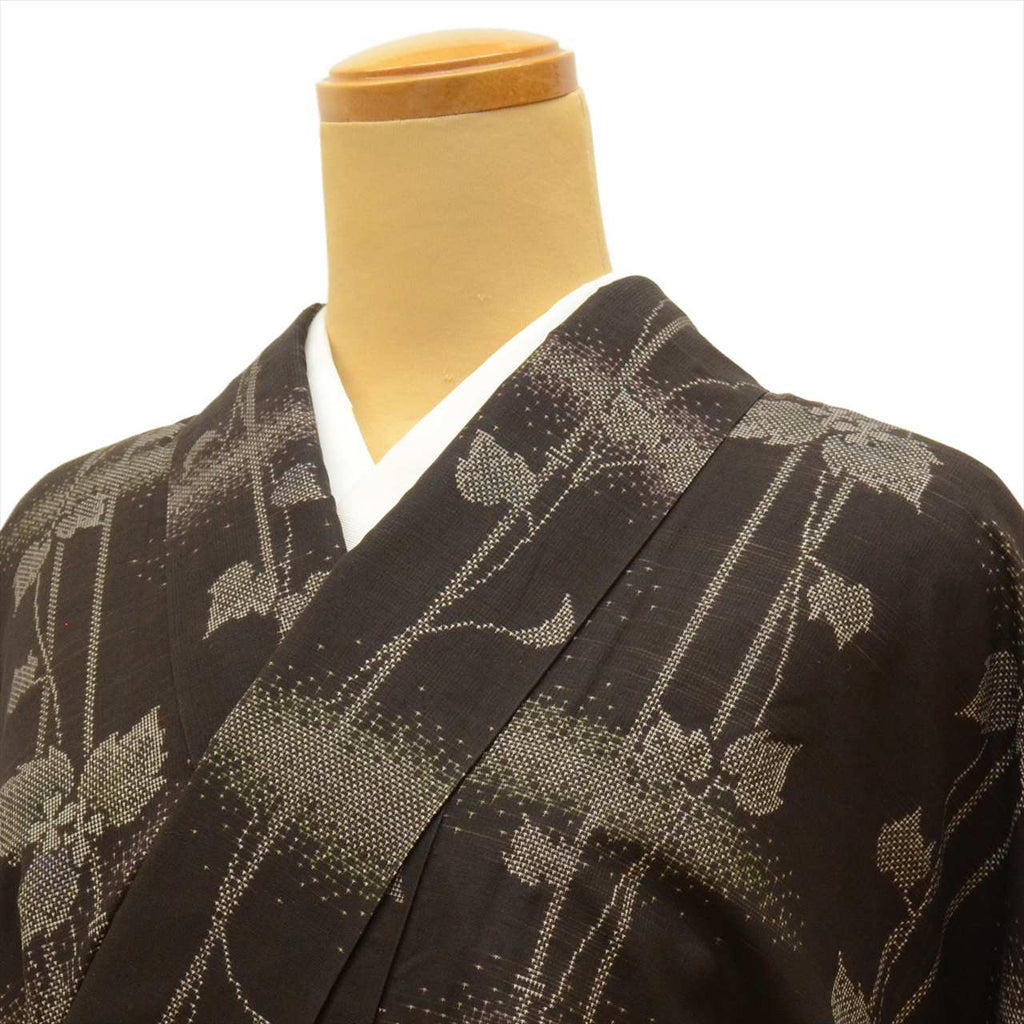 Vintage Japanese Kimono | Oshima Tsumugi | Brown Silk | Ivy Pattern | 7-Maruki Mud-dyed | Dry-cleaned | Size L | Sustainable | uuc0025a20