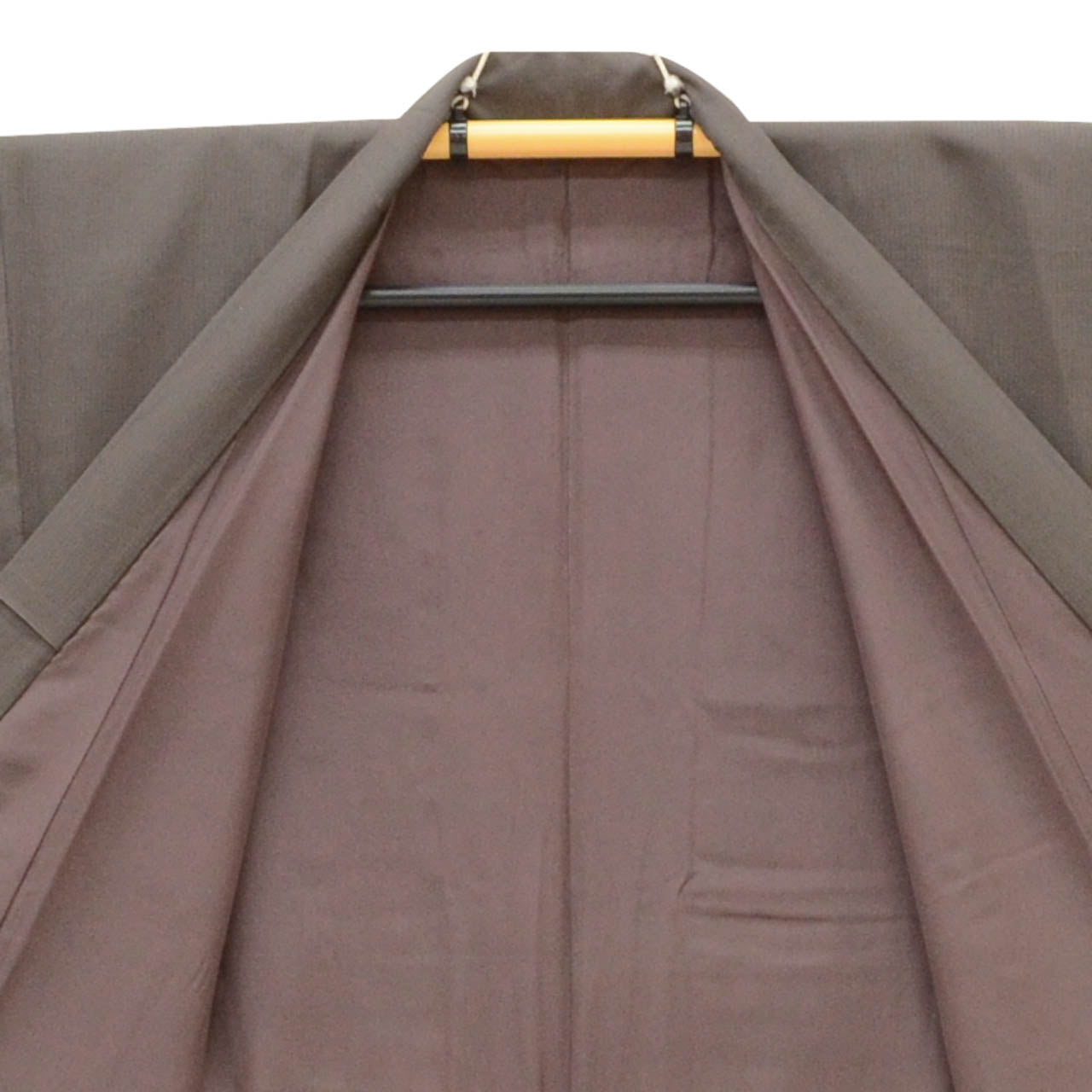 [Used] Men's Silk Kimono, Size M, Excellent Condition, Length 142.0cm (55.9in), Sleeve Length 70.0cm (27.6in), Lined, Dark Brown, Ready-made, Cleaned, Single Family Crest, Plain, Reused uuc2377a20 