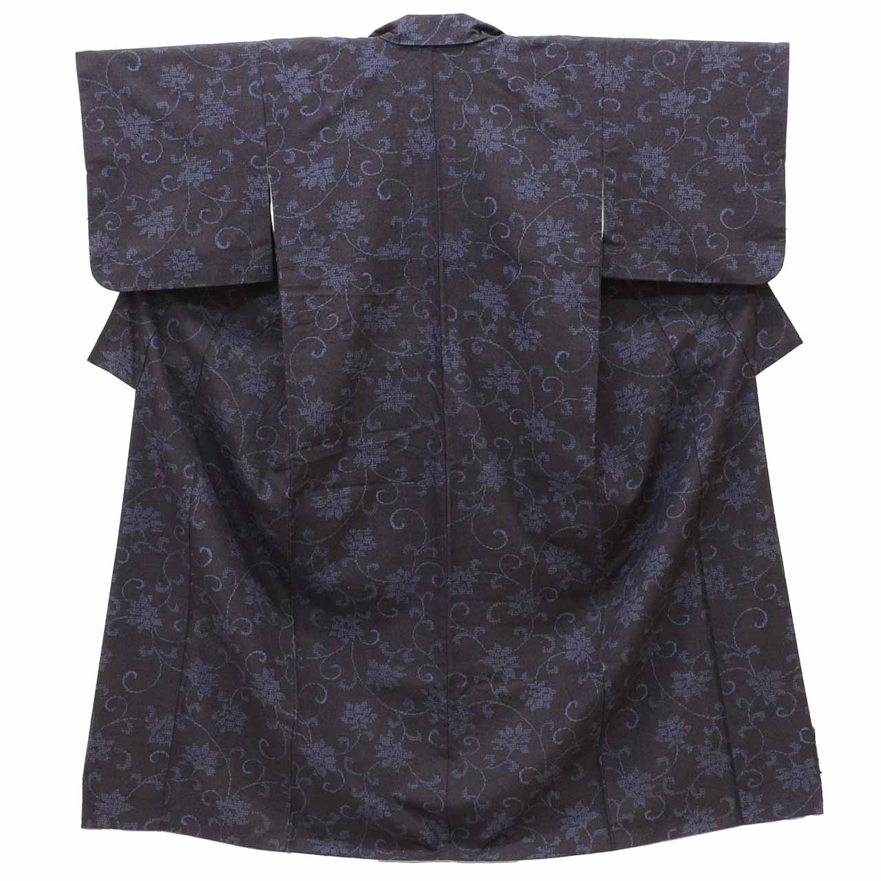 Vintage Japanese Kimono | Yuki Tsumugi | Navy Silk | Floral Arabesque | UNESCO Heritage | Dry-cleaned | Size M-L | Sustainable | uuc2429a20