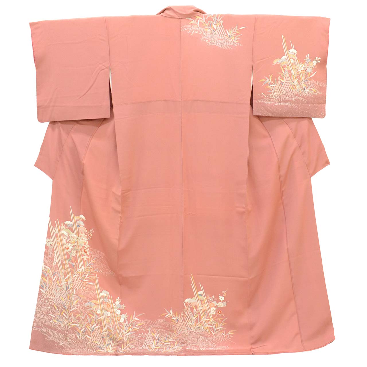 [Used] Recycled Kimono, Visiting Kimono, Pure Silk, Size L (Slightly Plus Size L), Good Condition, Length 161.8cm (63.7in), Sleeve Length 67.0cm (26.4in), Lined, Ready-made, Gold Embroidery, Purple, Mandarin Orange, Pine, Waves, SILK, Reuse vv0002 