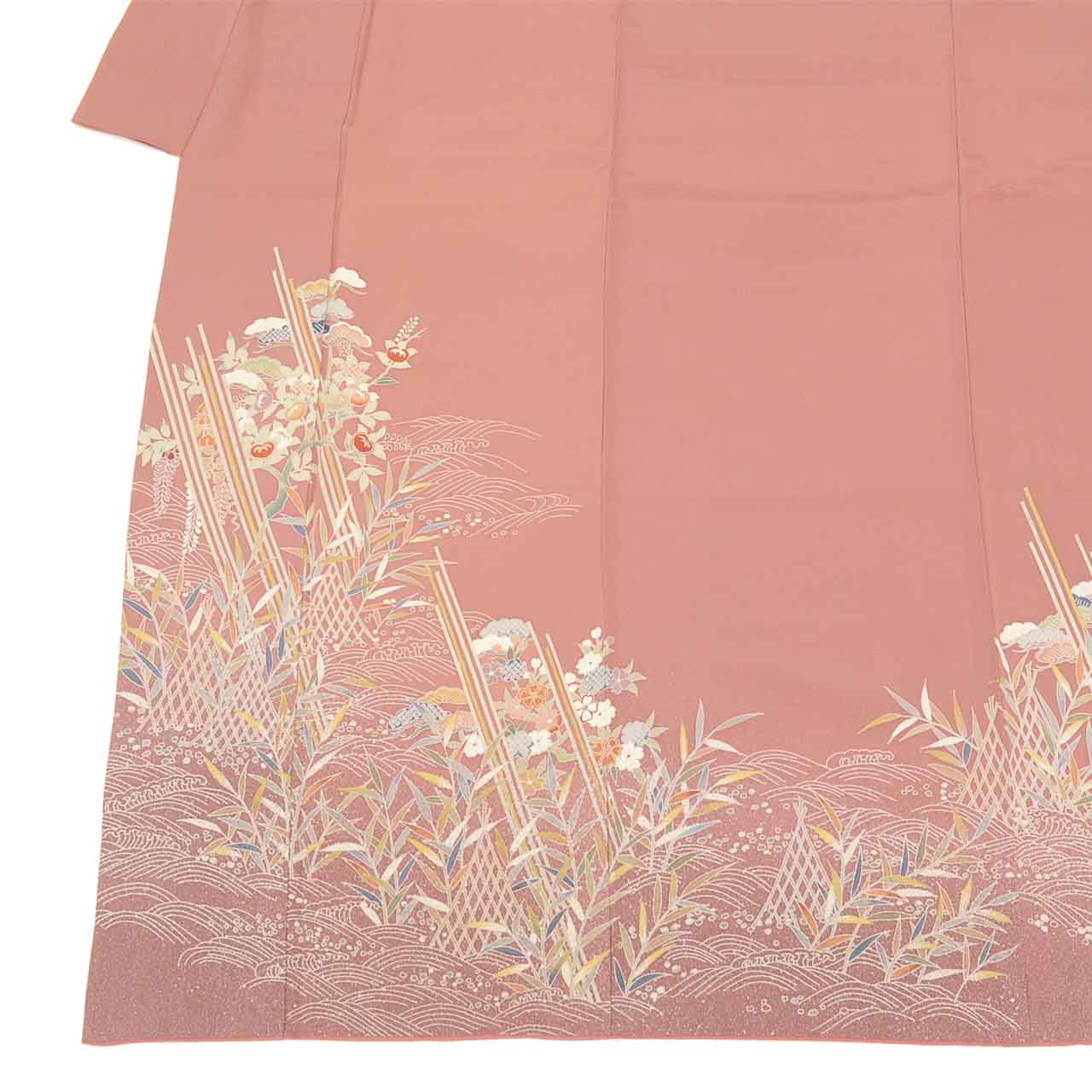[Used] Recycled Kimono, Visiting Kimono, Pure Silk, Size L (Slightly Plus Size L), Good Condition, Length 161.8cm (63.7in), Sleeve Length 67.0cm (26.4in), Lined, Ready-made, Gold Embroidery, Purple, Mandarin Orange, Pine, Waves, SILK, Reuse vv0002 