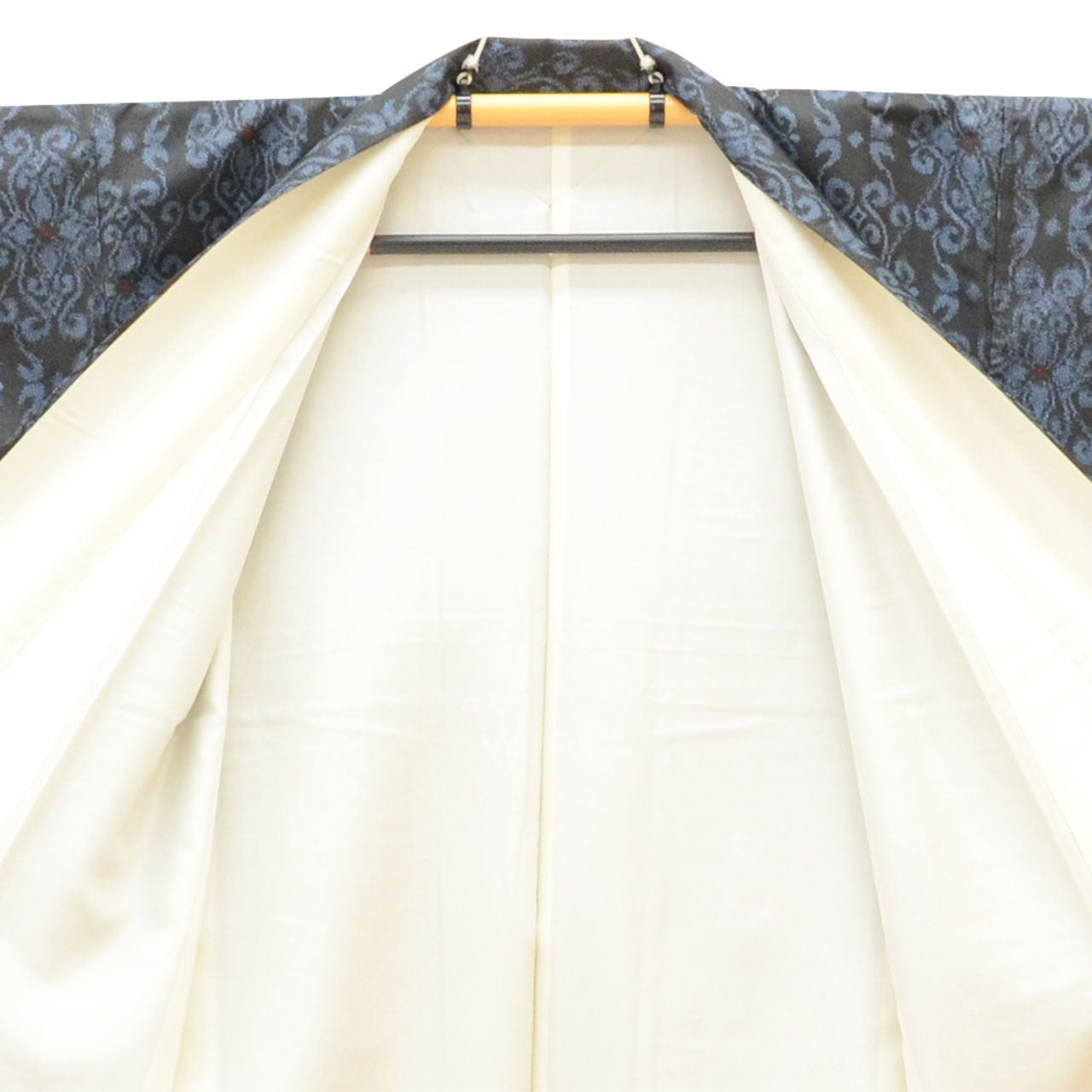 Vintage Japanese Kimono | Oshima Tsumugi | Navy Silk | Floral Pattern | Ichimotozuke 7-thread | Unused | Size M | Sustainable | vv0022
